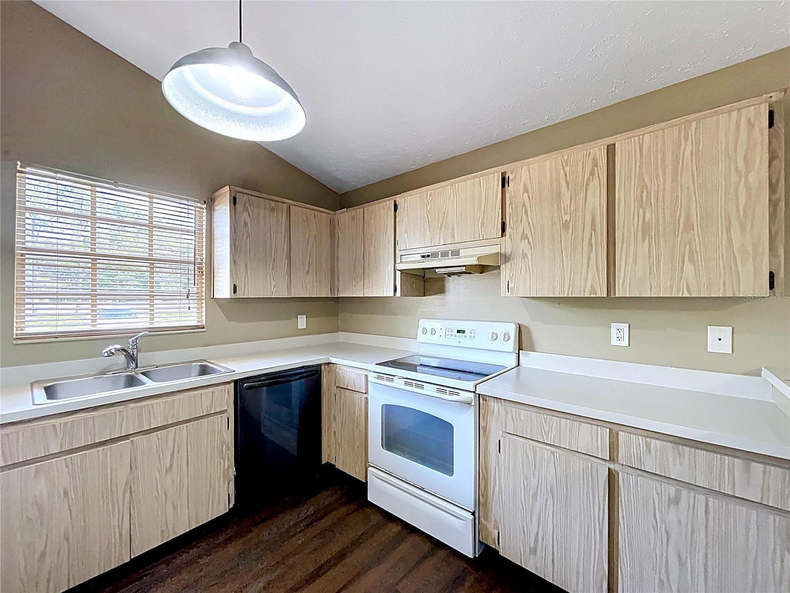 9476 FOREST HILLS PL #0, TAMPA, FL, 33612