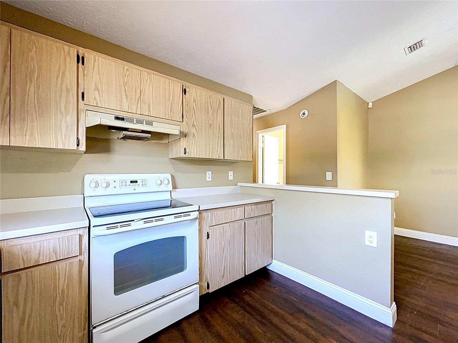 9476 FOREST HILLS PL #0, TAMPA, FL, 33612