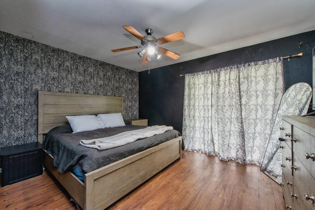 1013 HALLWOOD LOOP, BRANDON, FL, 33511