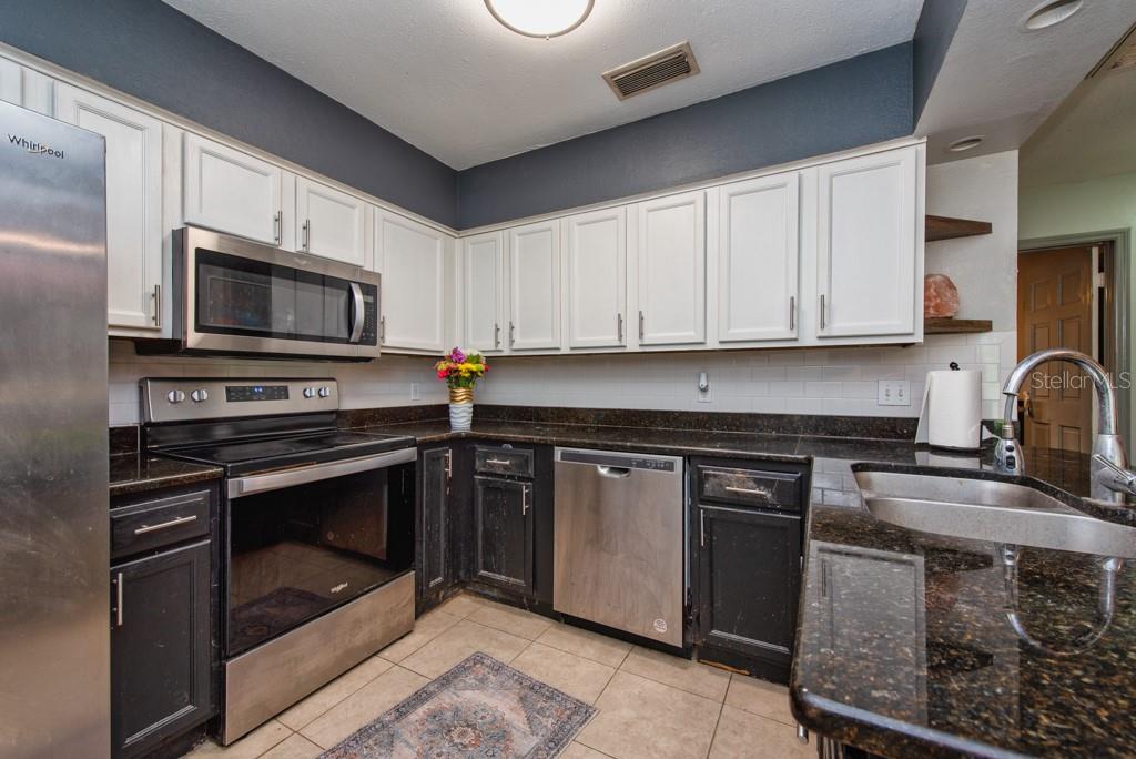 1013 HALLWOOD LOOP, BRANDON, FL, 33511