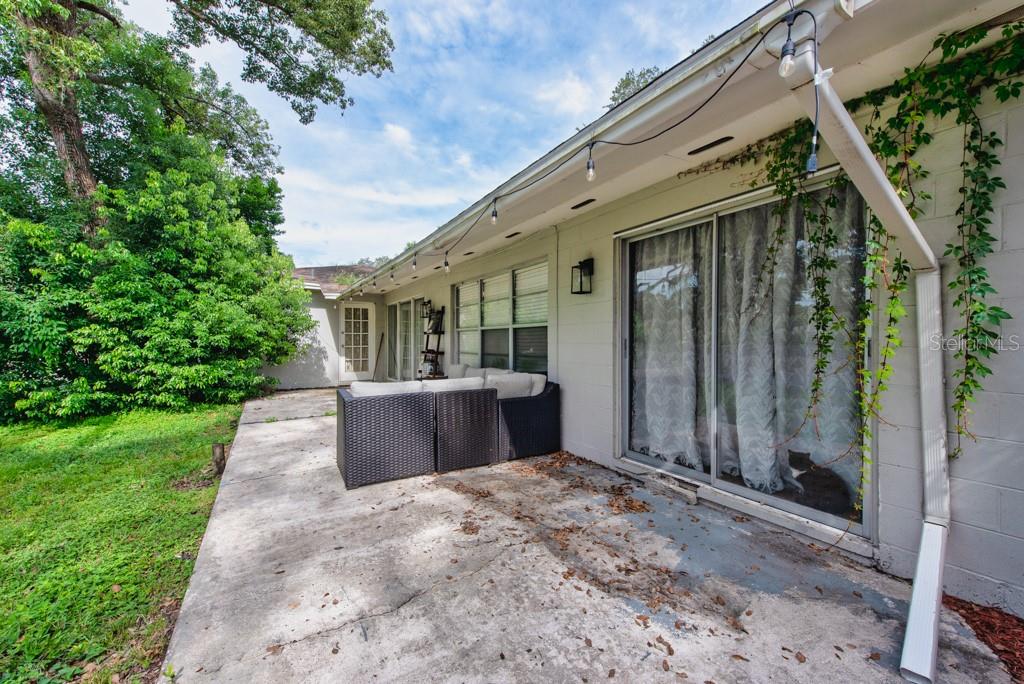 1013 HALLWOOD LOOP, BRANDON, FL, 33511