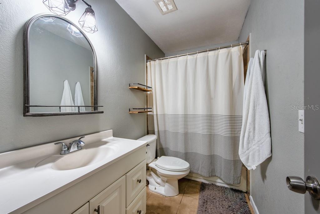 1013 HALLWOOD LOOP, BRANDON, FL, 33511