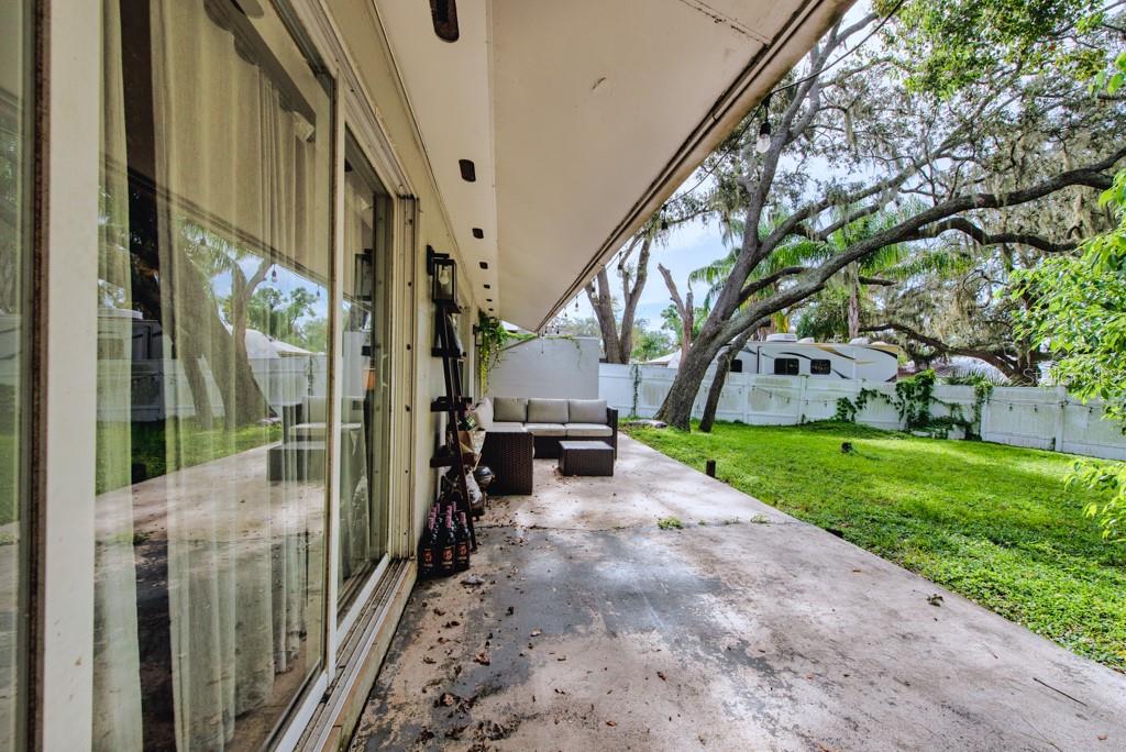 1013 HALLWOOD LOOP, BRANDON, FL, 33511