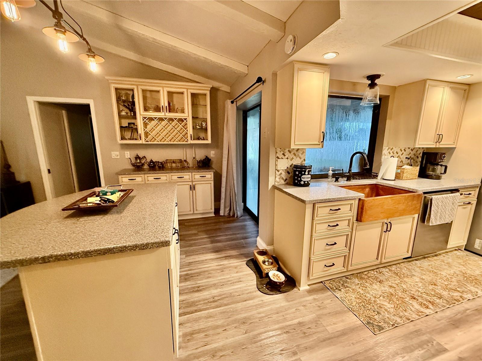 A4664481 Property Photo