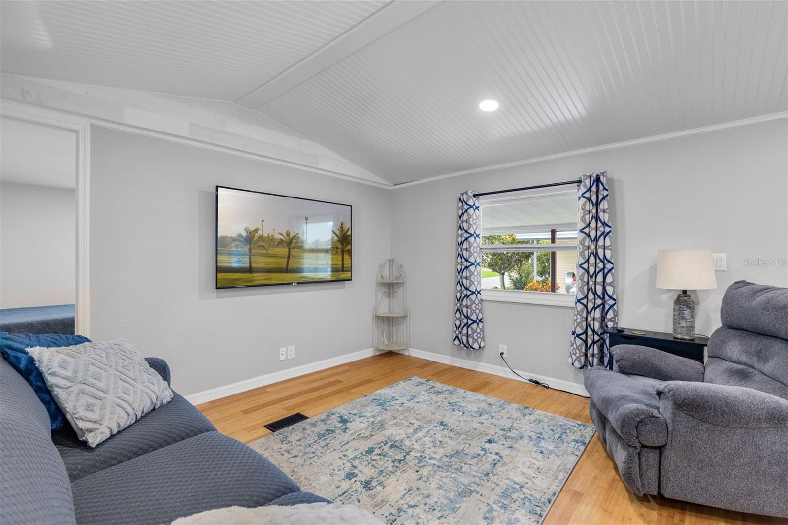 O6342634 Property Photo