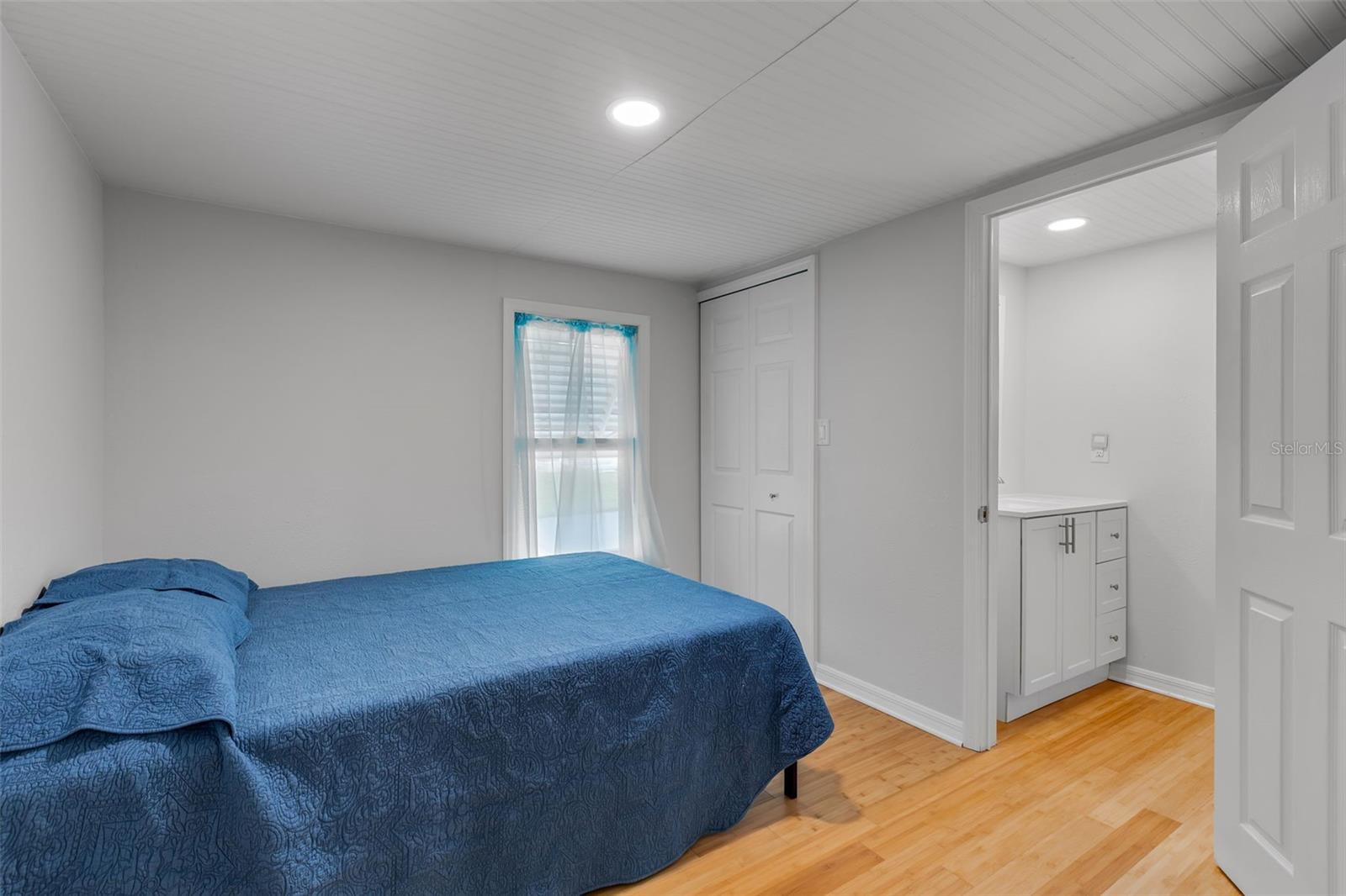 O6342634 Property Photo