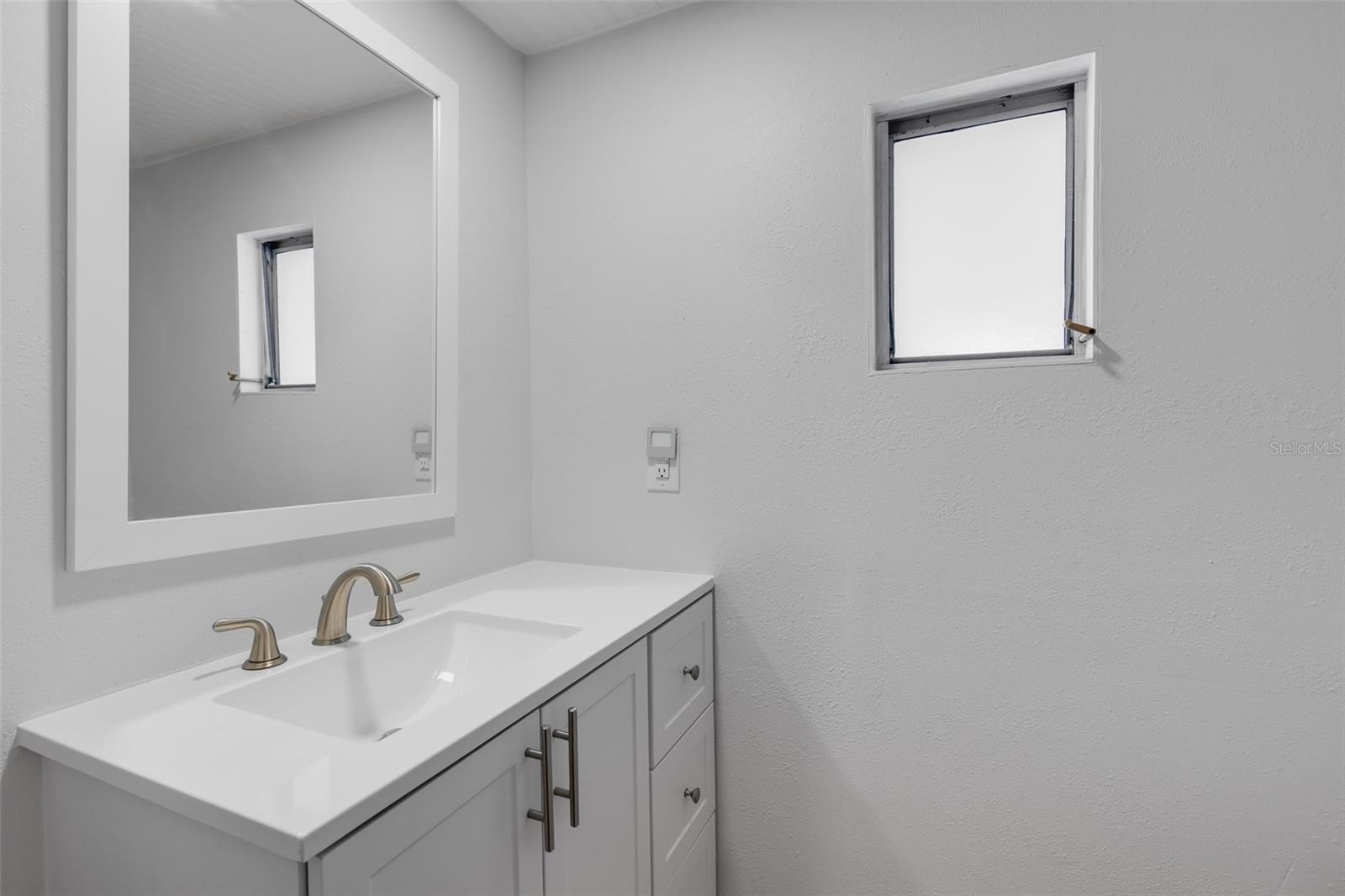 O6342634 Property Photo