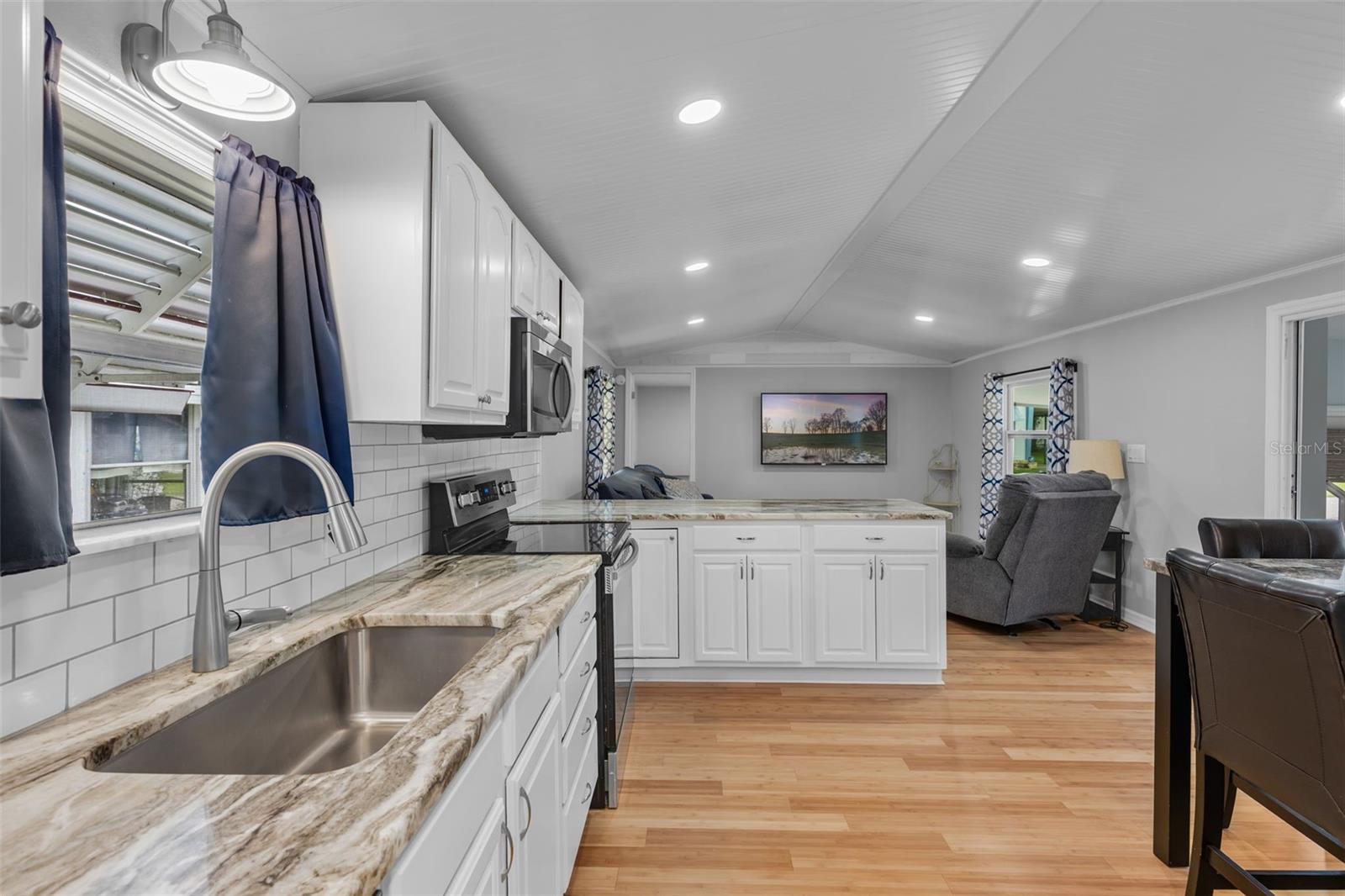 O6342634 Property Photo