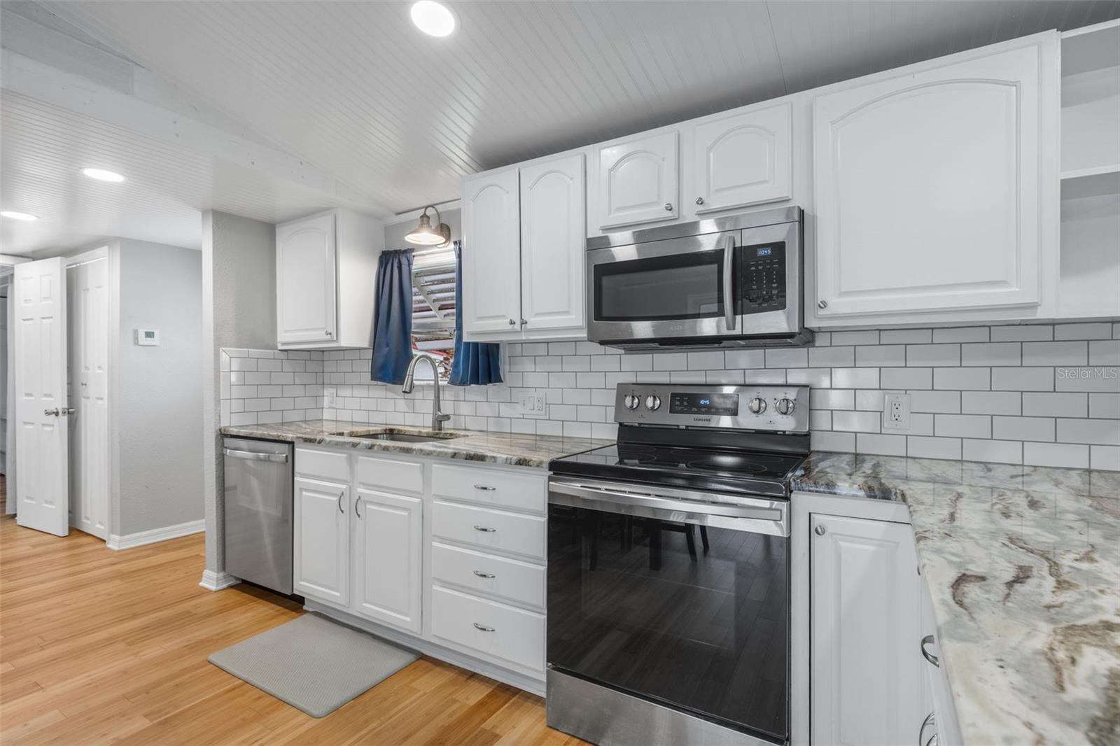 O6342634 Property Photo