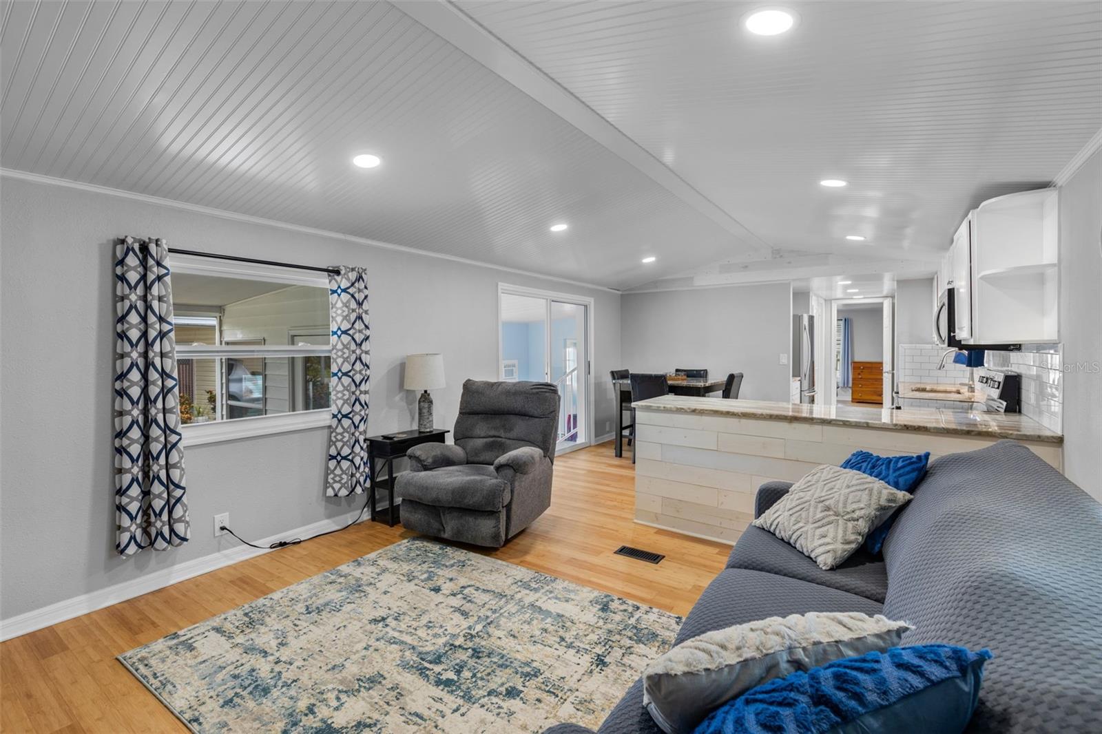 O6342634 Property Photo