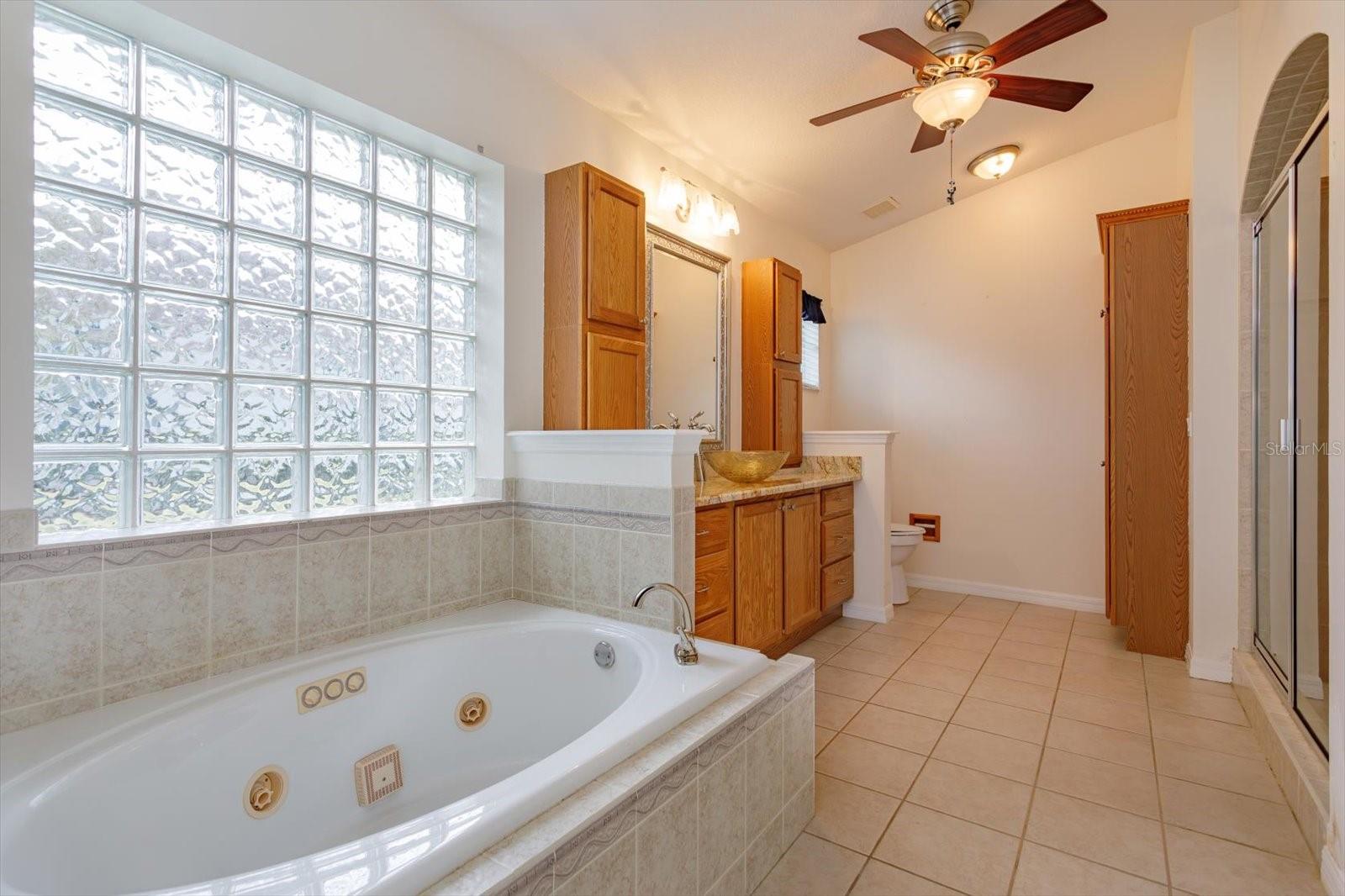 549 QUAIL LAKE DR, DEBARY, FL, 32713