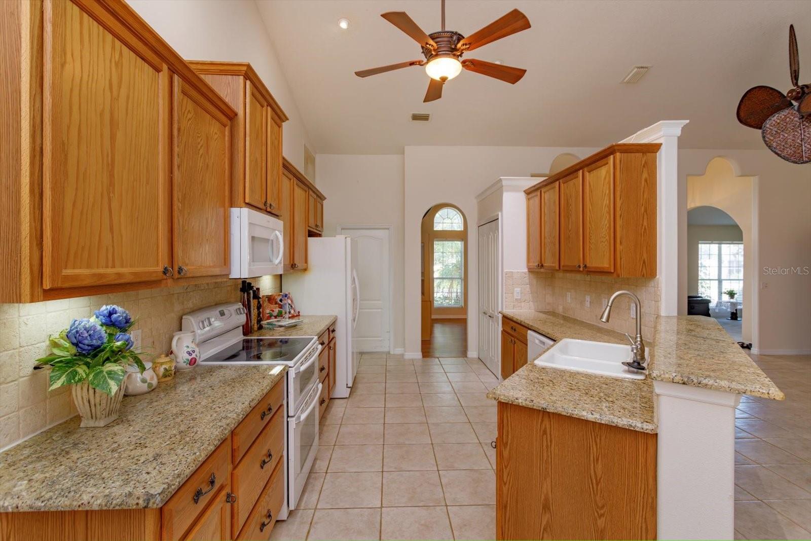 549 QUAIL LAKE DR, DEBARY, FL, 32713