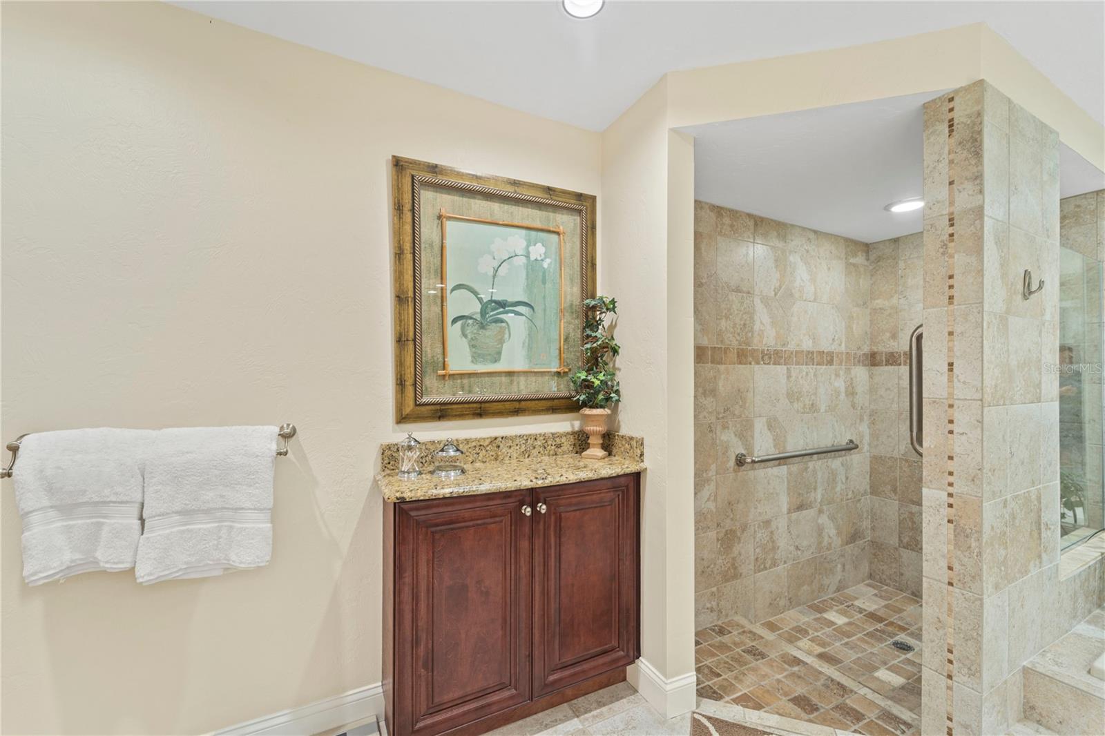 A4664498 Property Photo