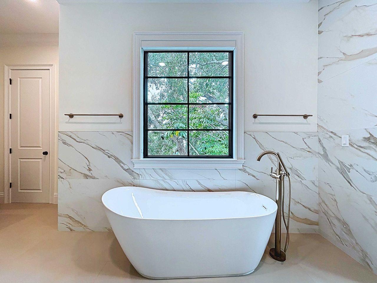 5011 W DICKENS AVE, TAMPA, FL, 33629