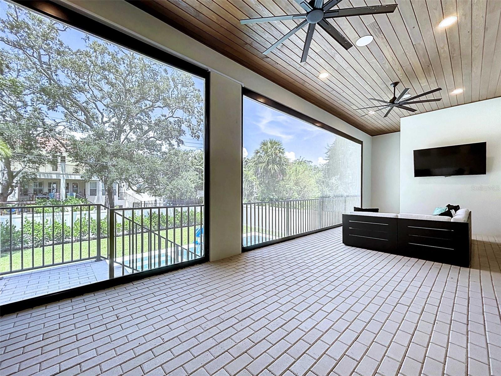 5011 W DICKENS AVE, TAMPA, FL, 33629