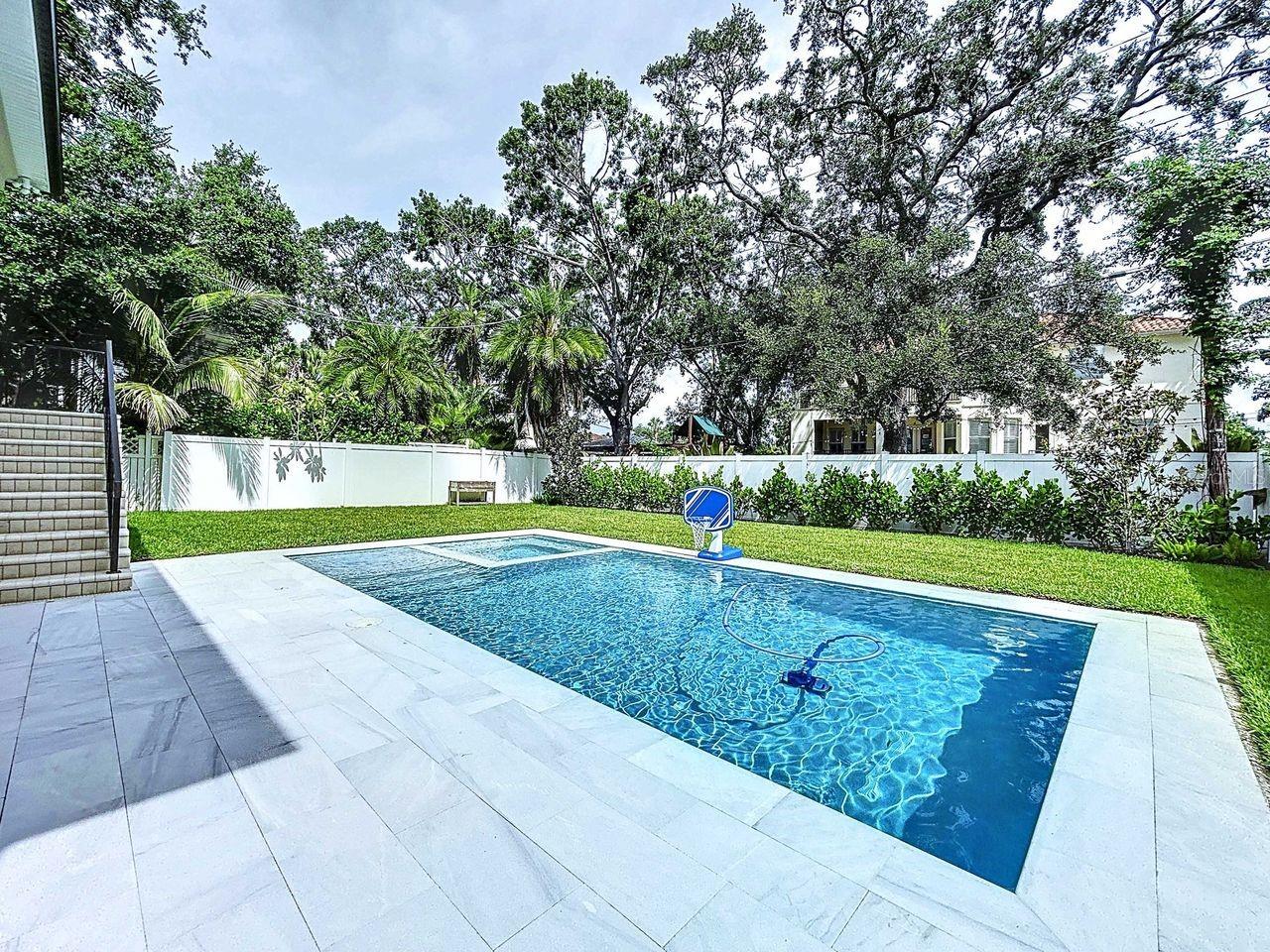 5011 W DICKENS AVE, TAMPA, FL, 33629