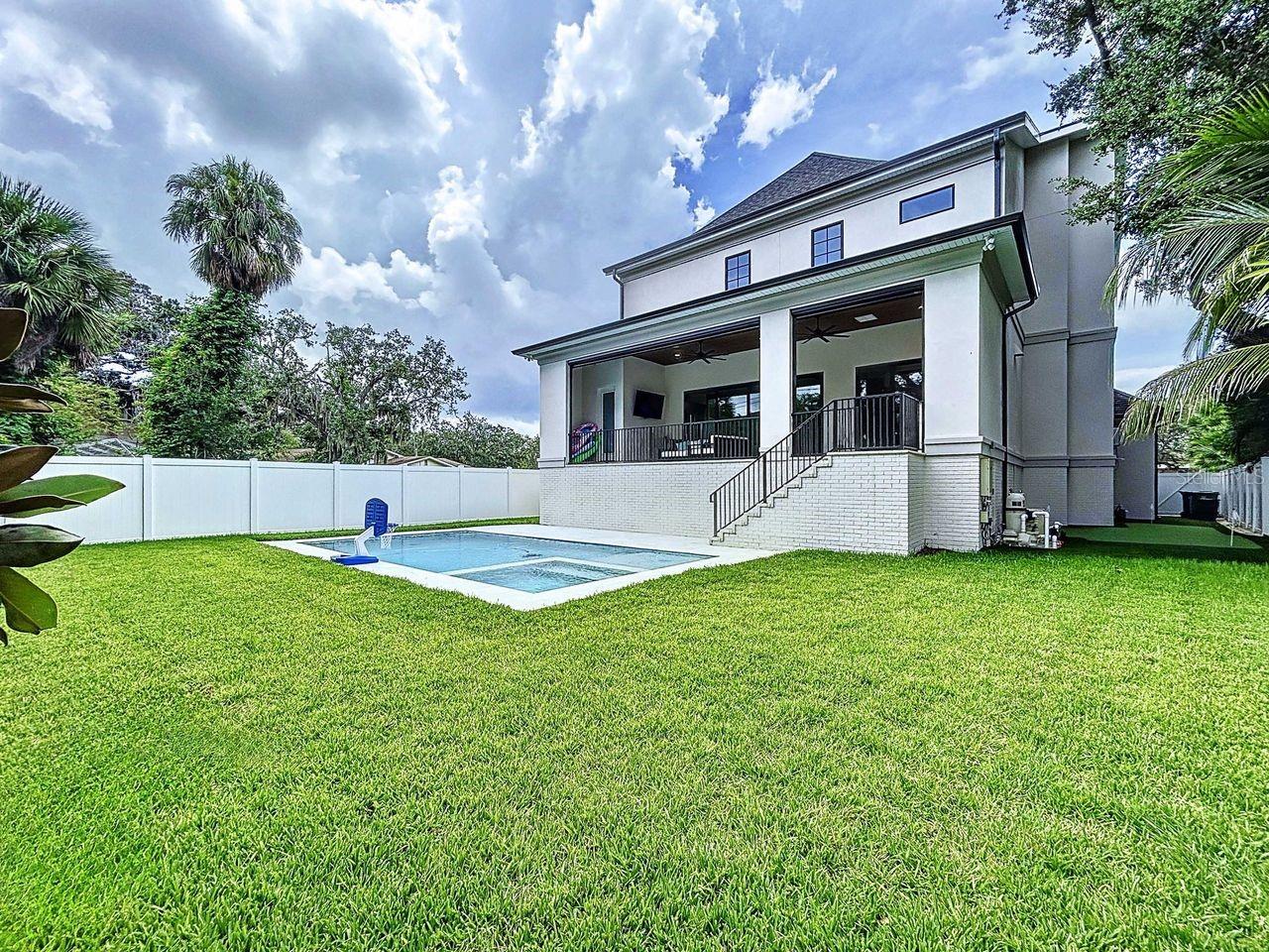 5011 W DICKENS AVE, TAMPA, FL, 33629