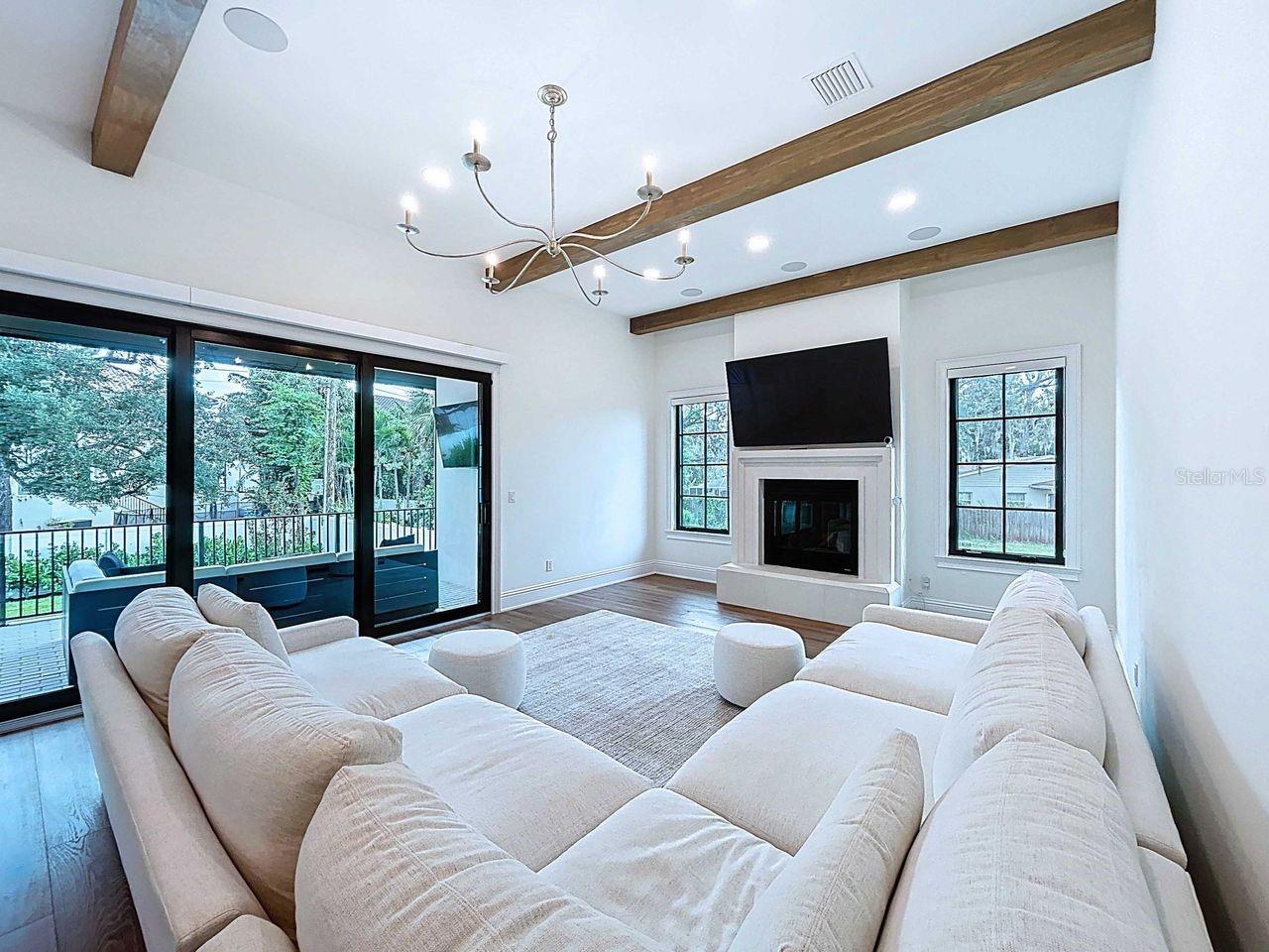 5011 W DICKENS AVE, TAMPA, FL, 33629