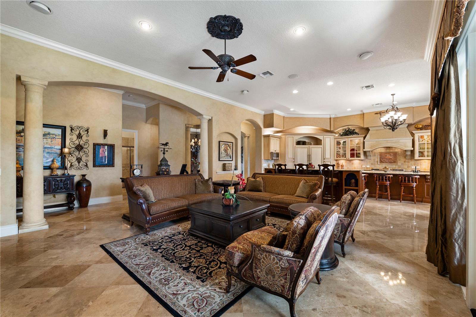 TB8425808 Property Photo