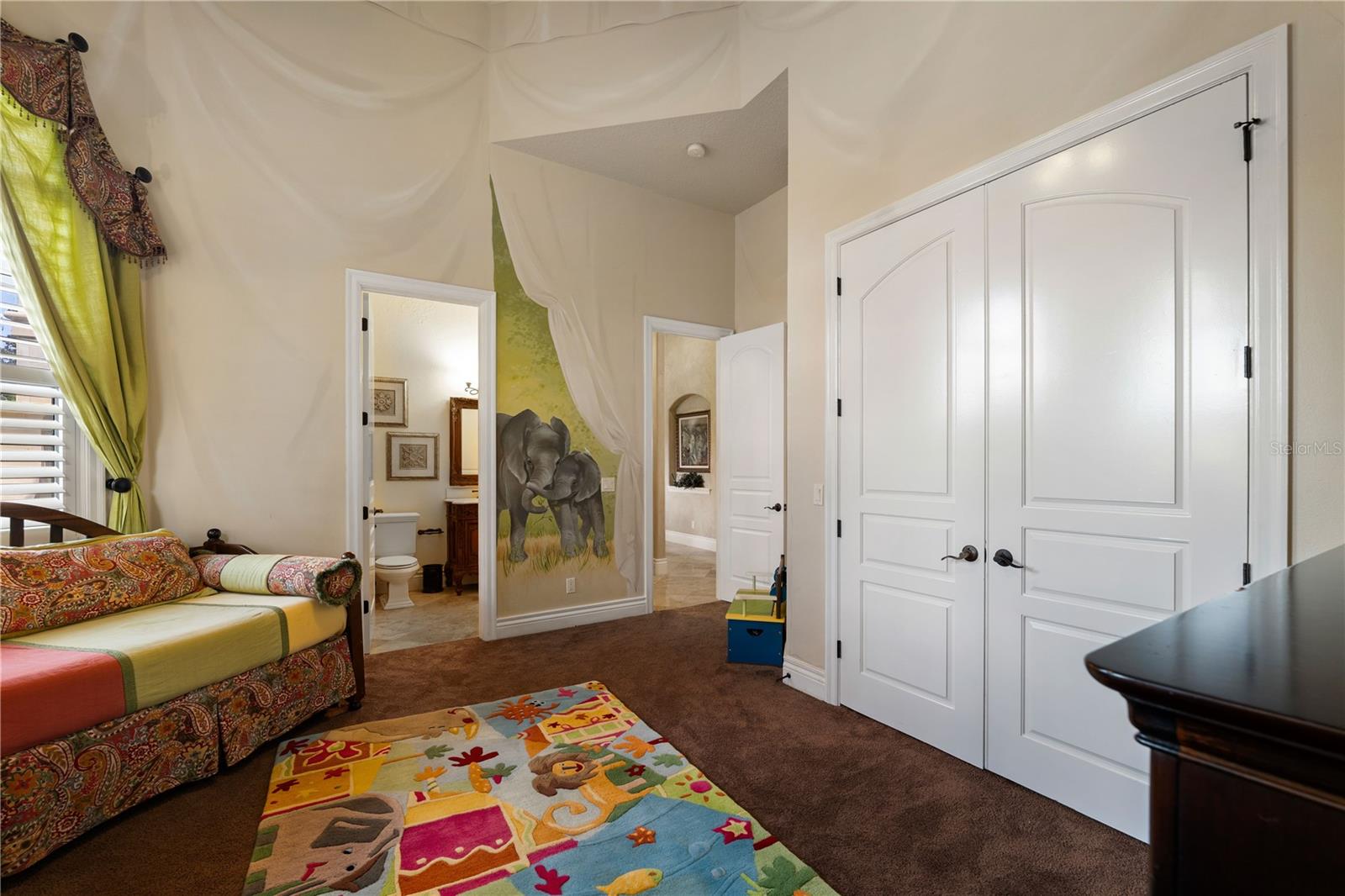 TB8425808 Property Photo