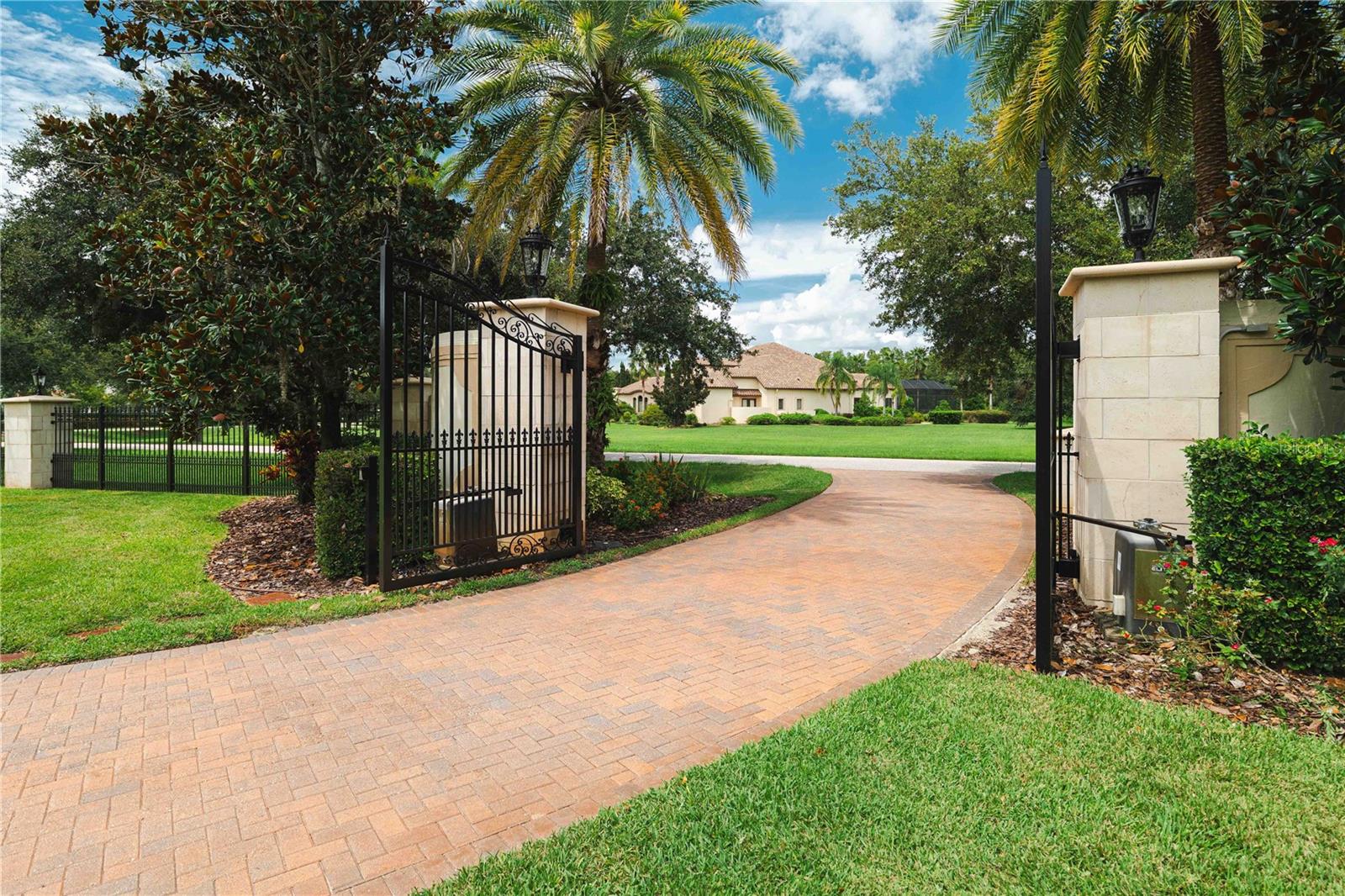 TB8425808 Property Photo