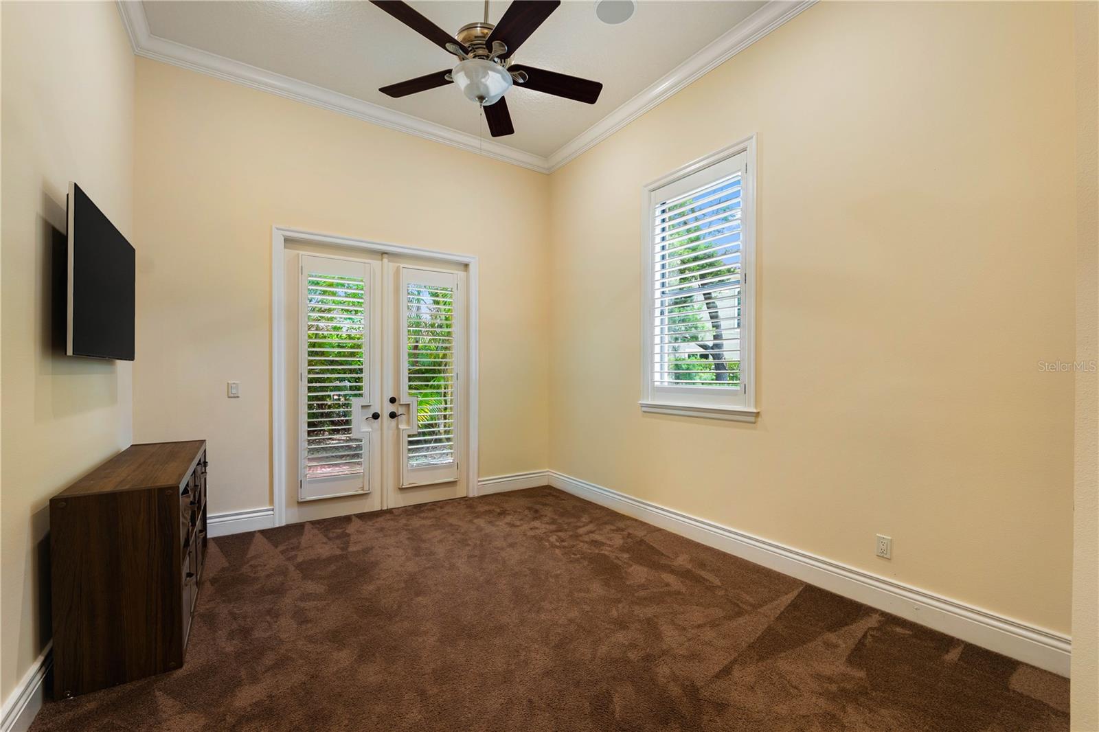 TB8425808 Property Photo