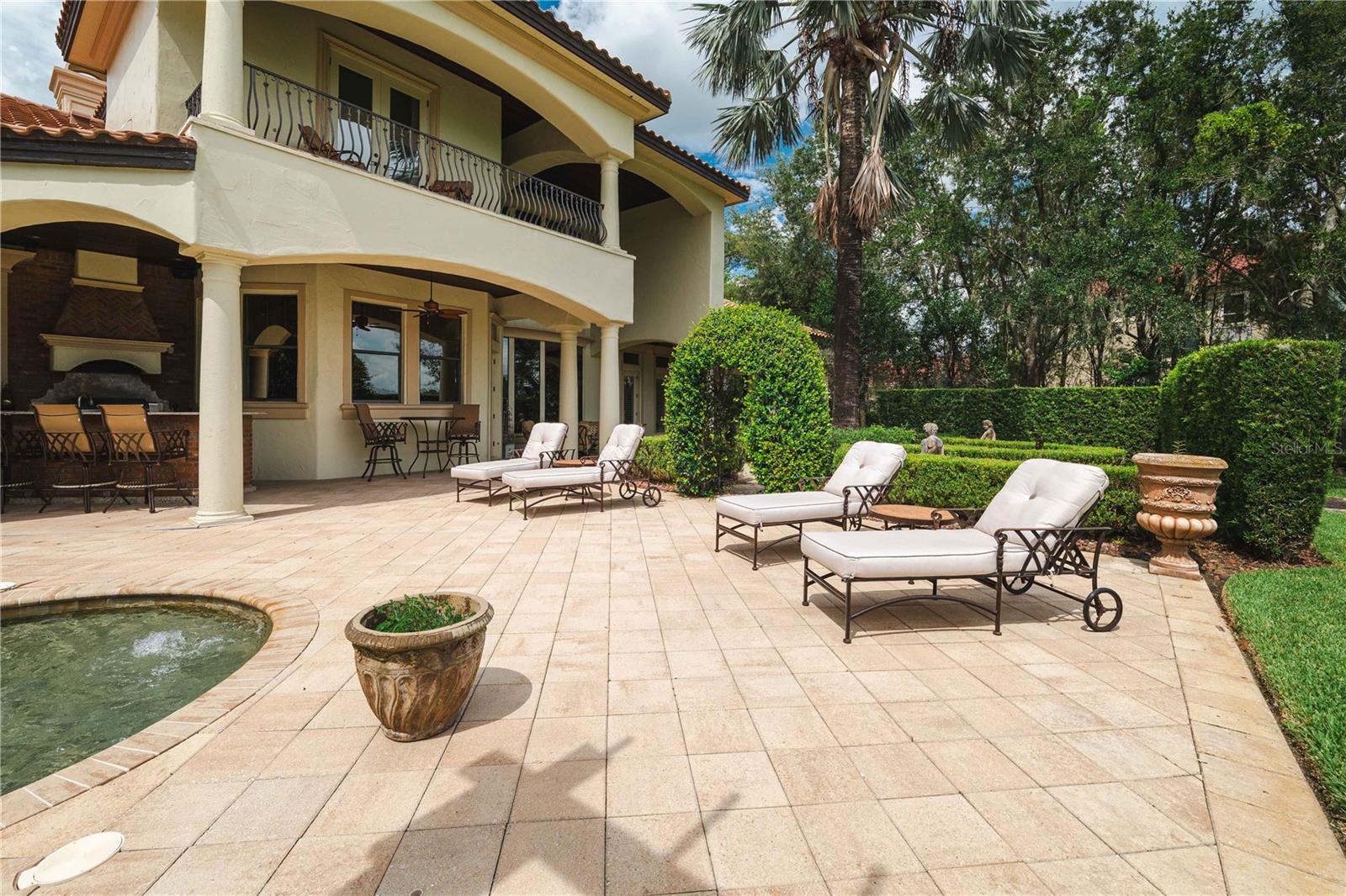 TB8425808 Property Photo