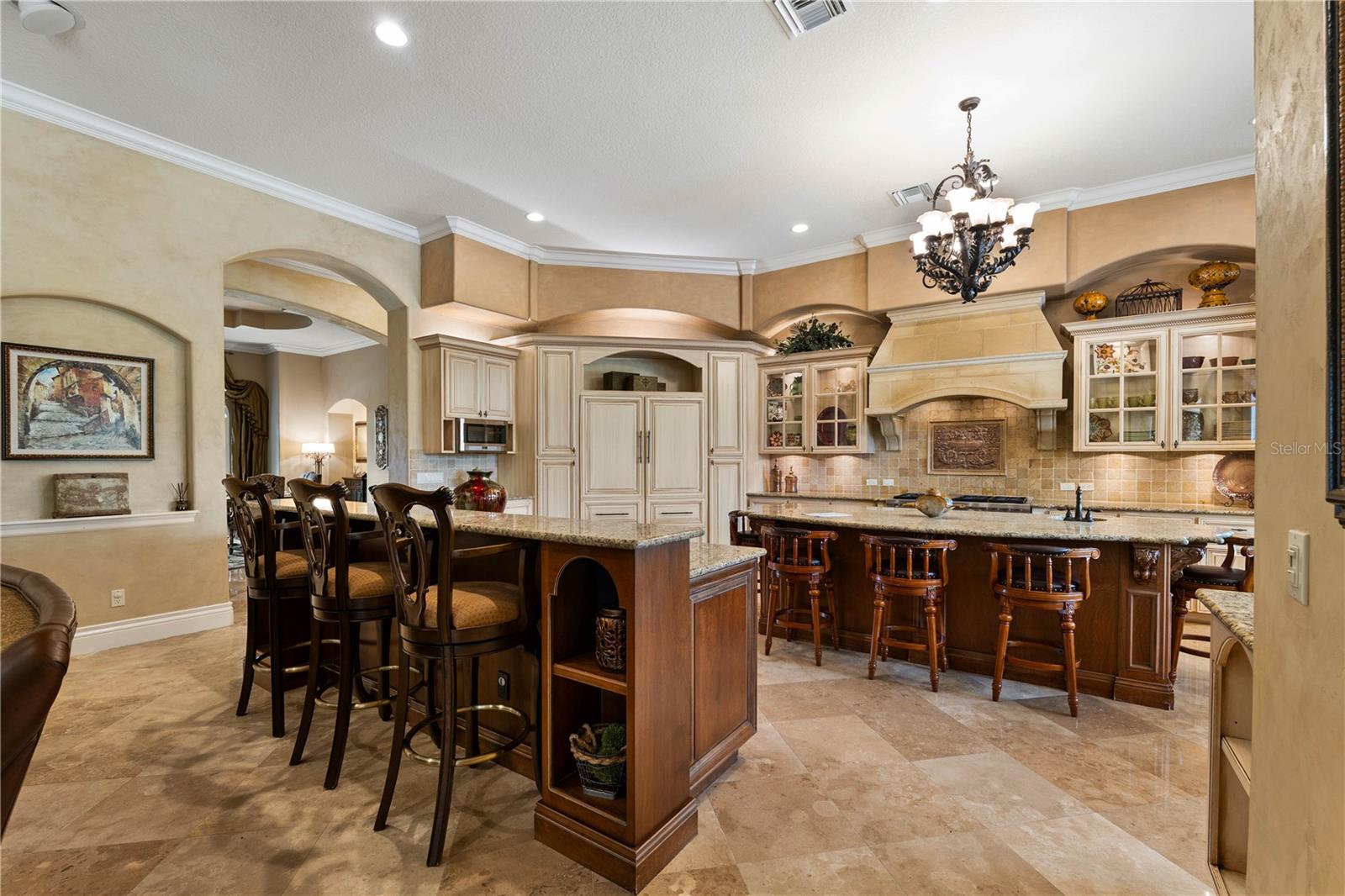 TB8425808 Property Photo