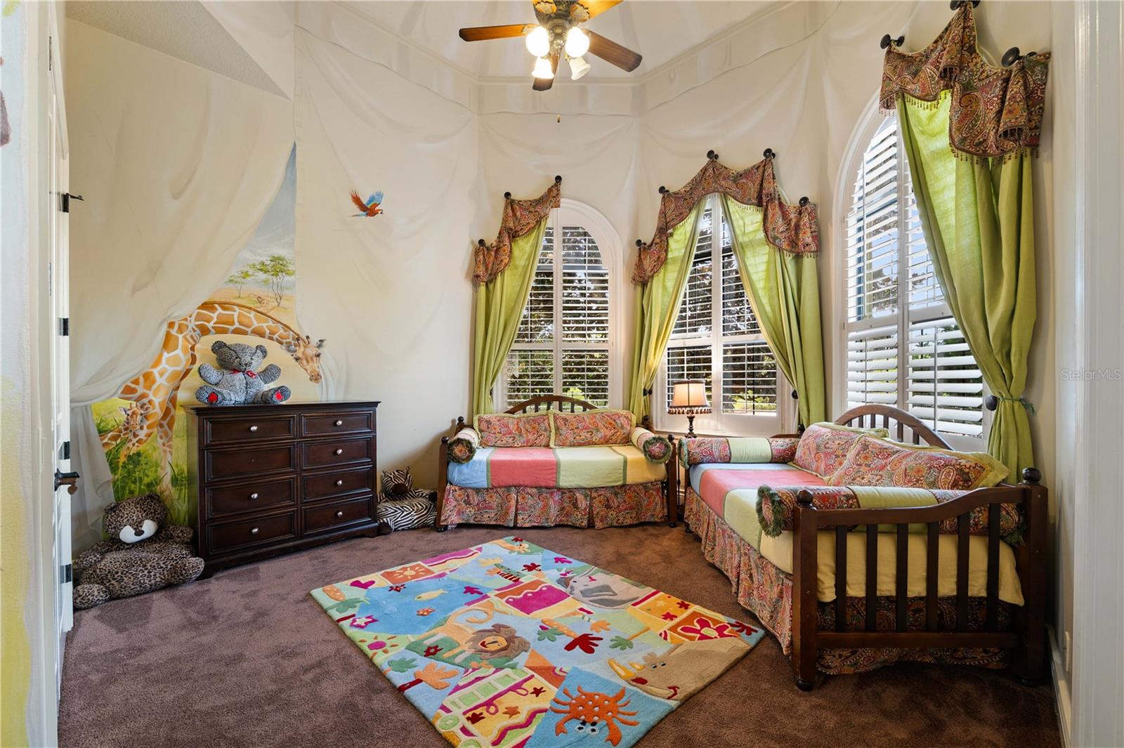 TB8425808 Property Photo