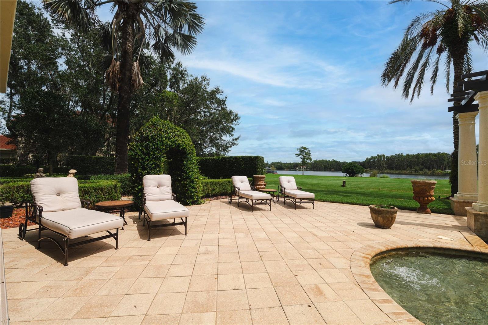 TB8425808 Property Photo