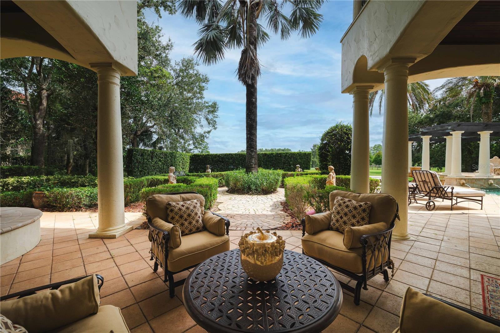 TB8425808 Property Photo