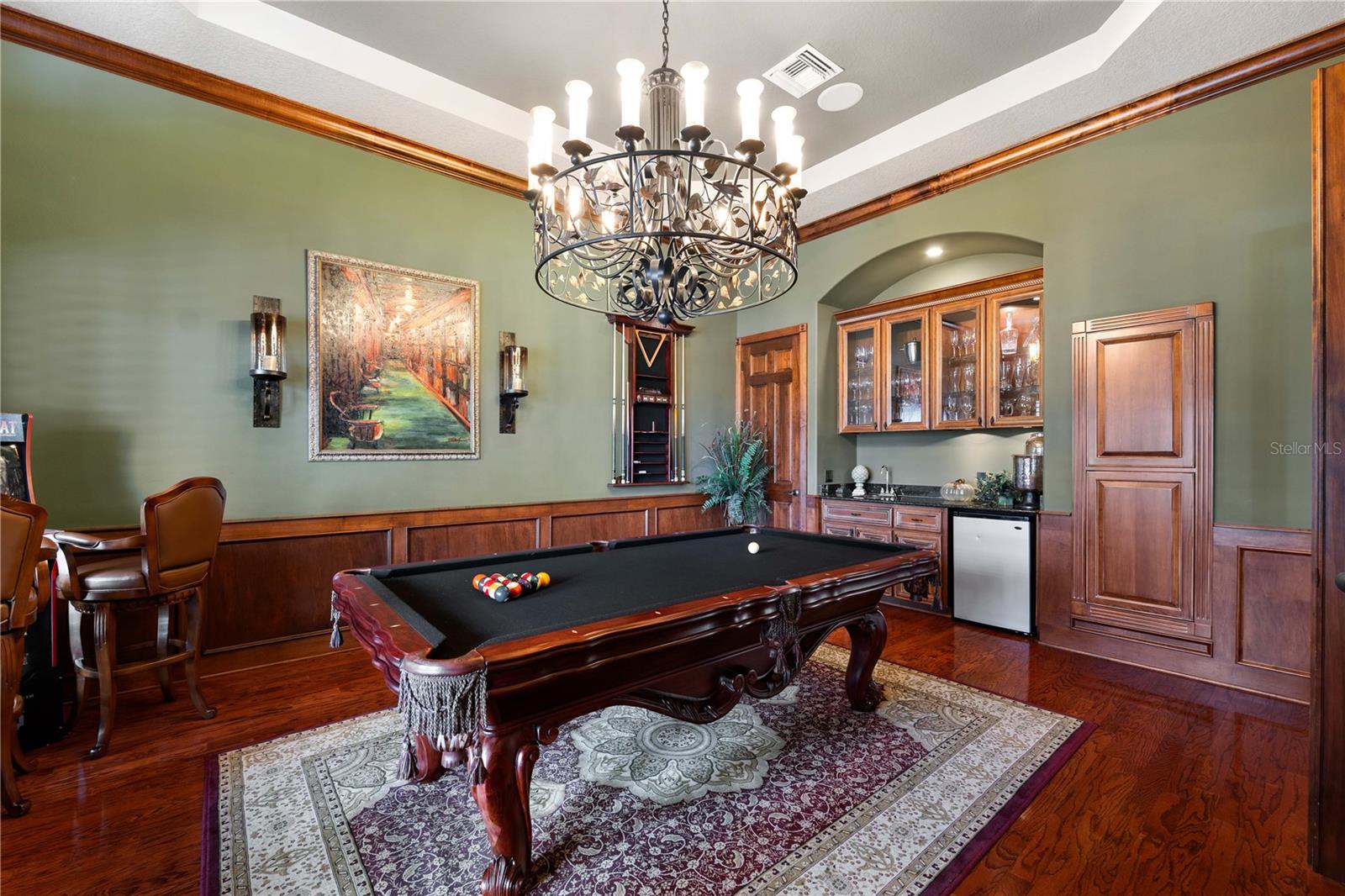 TB8425808 Property Photo