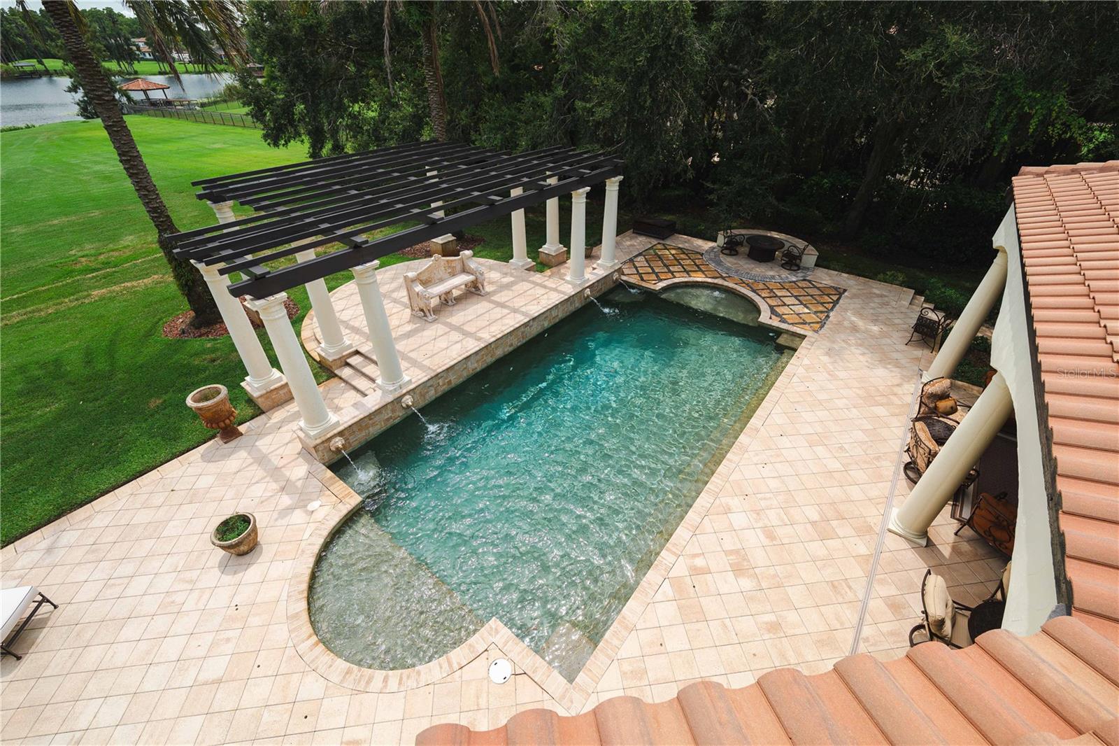 TB8425808 Property Photo