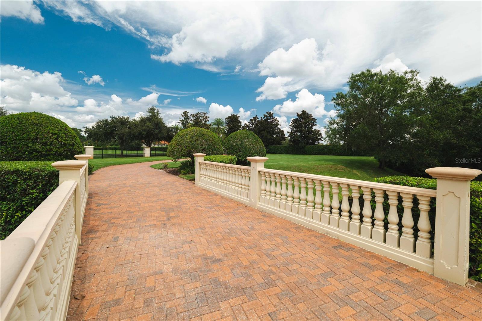 TB8425808 Property Photo