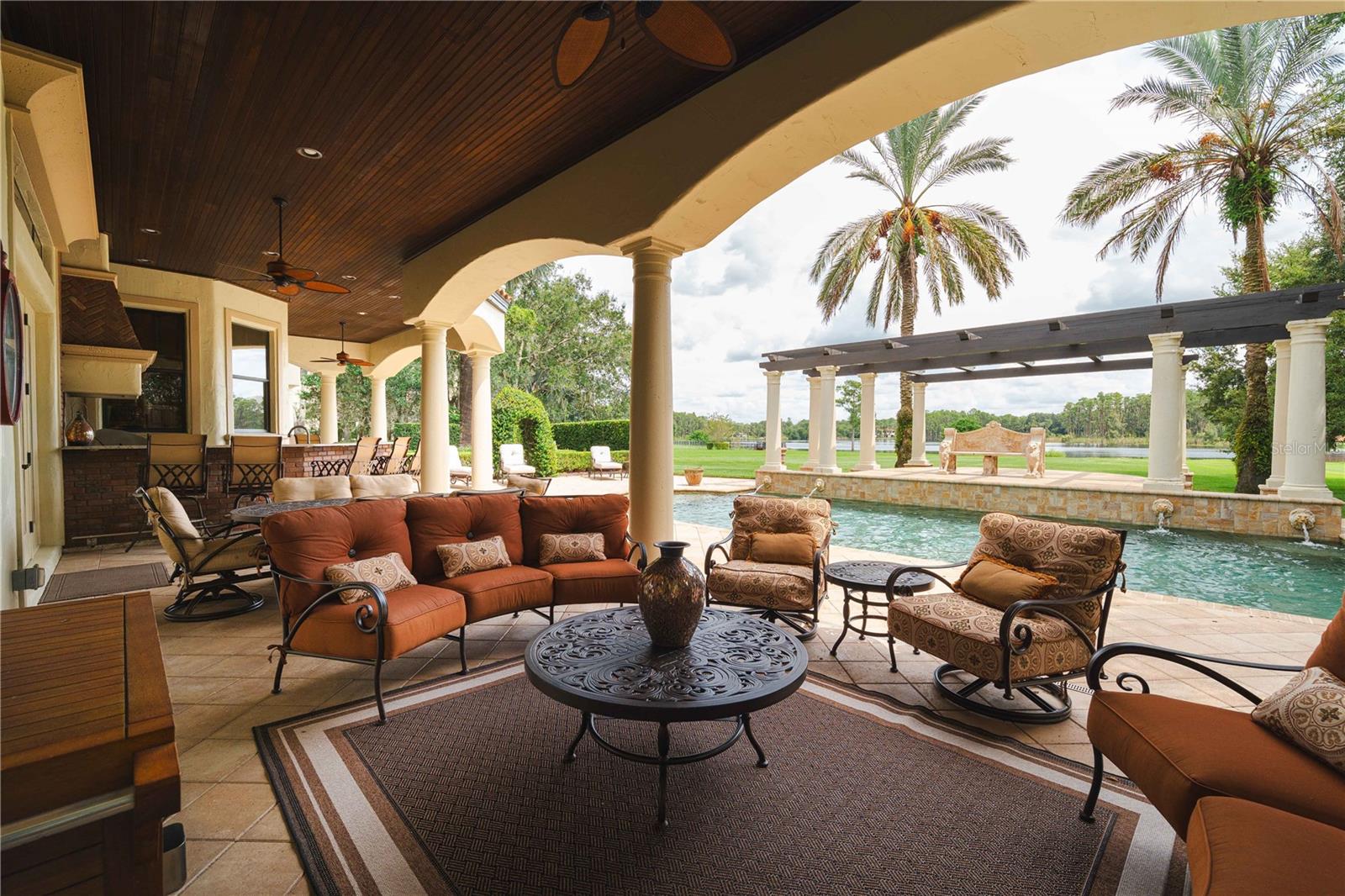 TB8425808 Property Photo