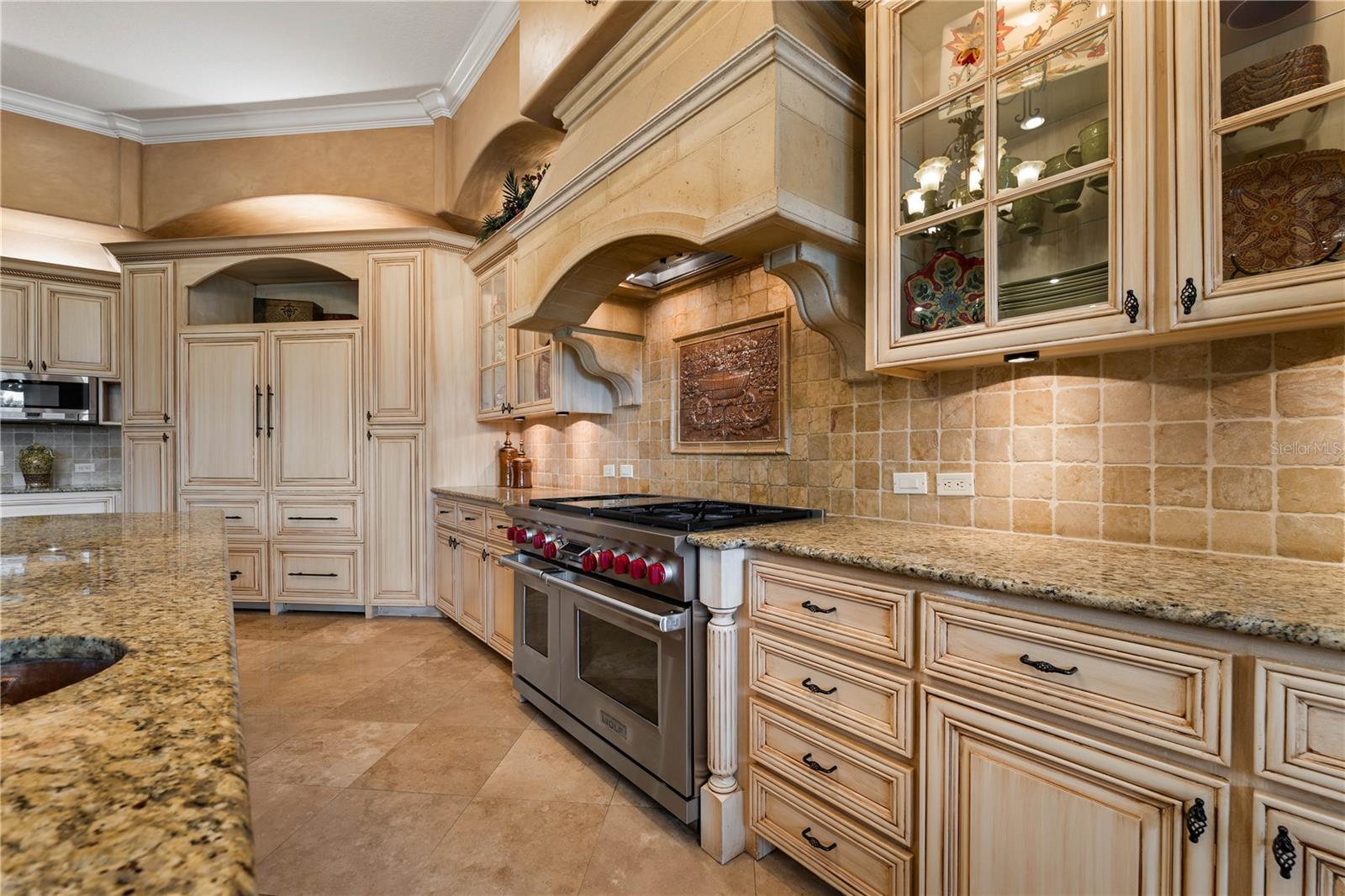 TB8425808 Property Photo