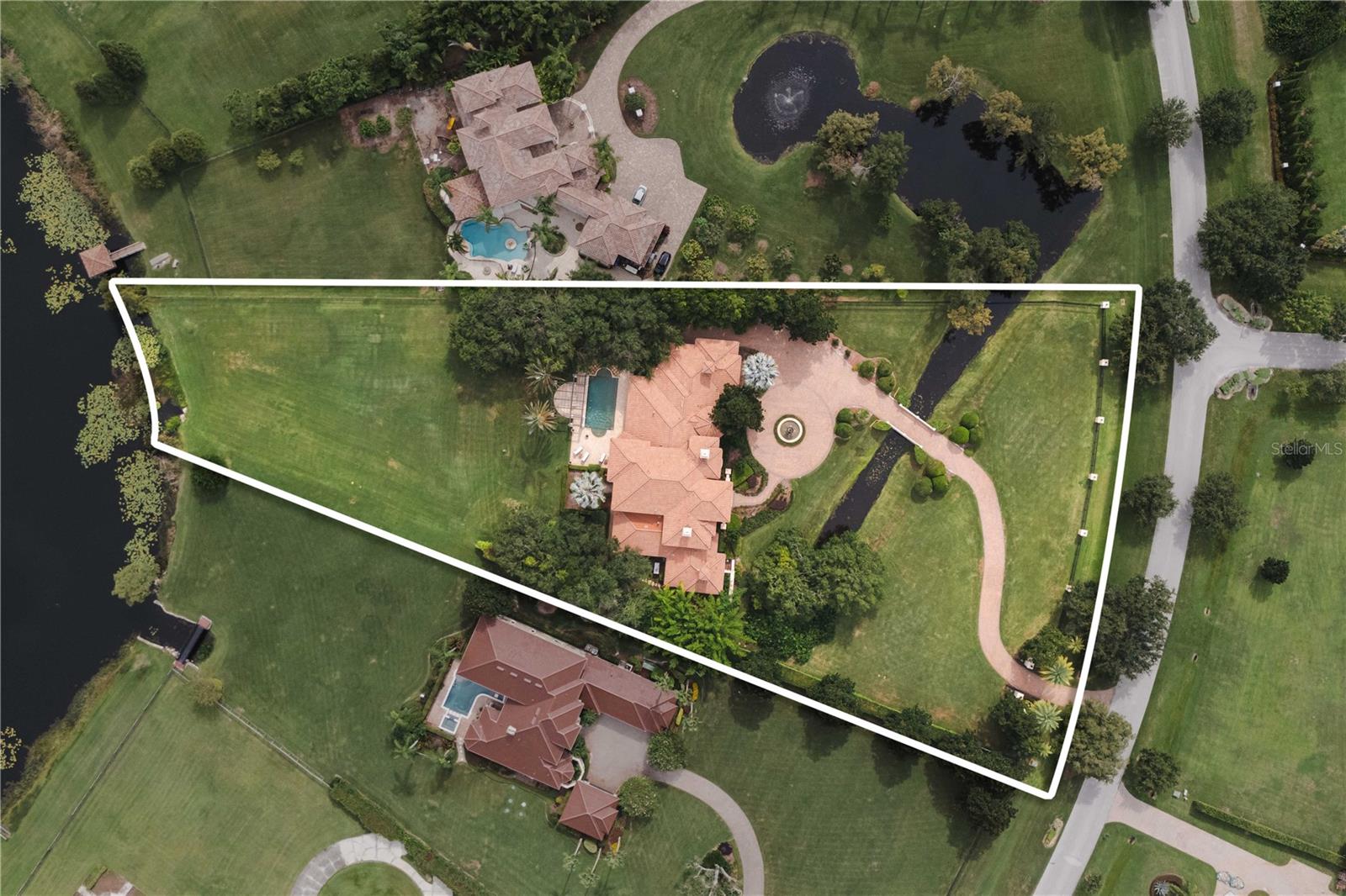 TB8425808 Property Photo