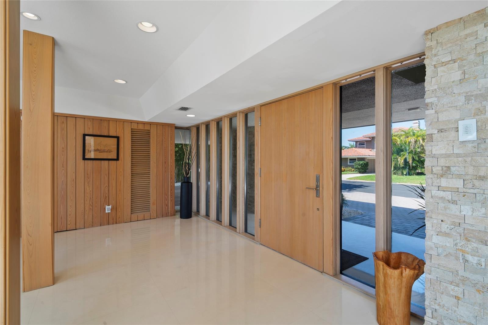 TB8425814 Property Photo