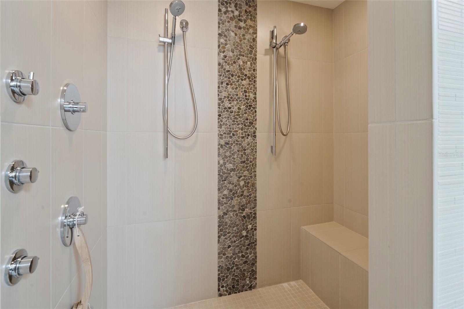 TB8425814 Property Photo