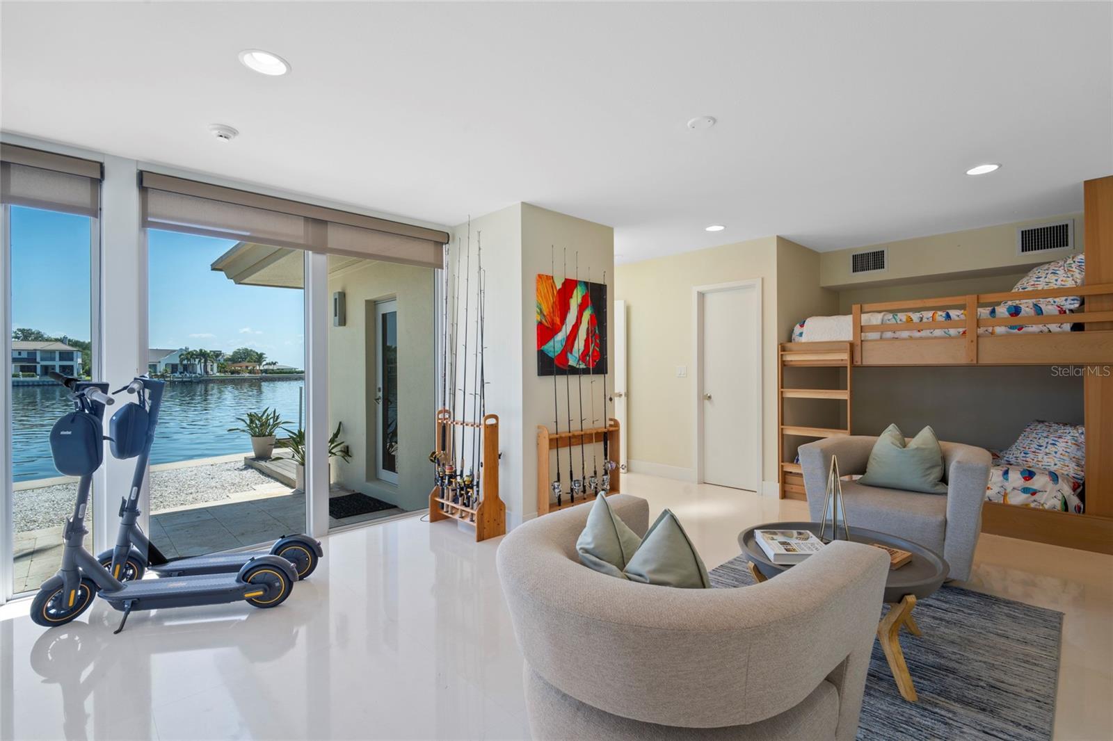 TB8425814 Property Photo