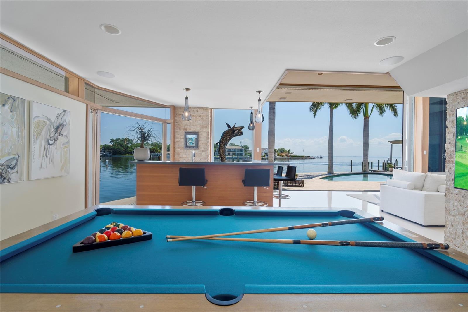 TB8425814 Property Photo