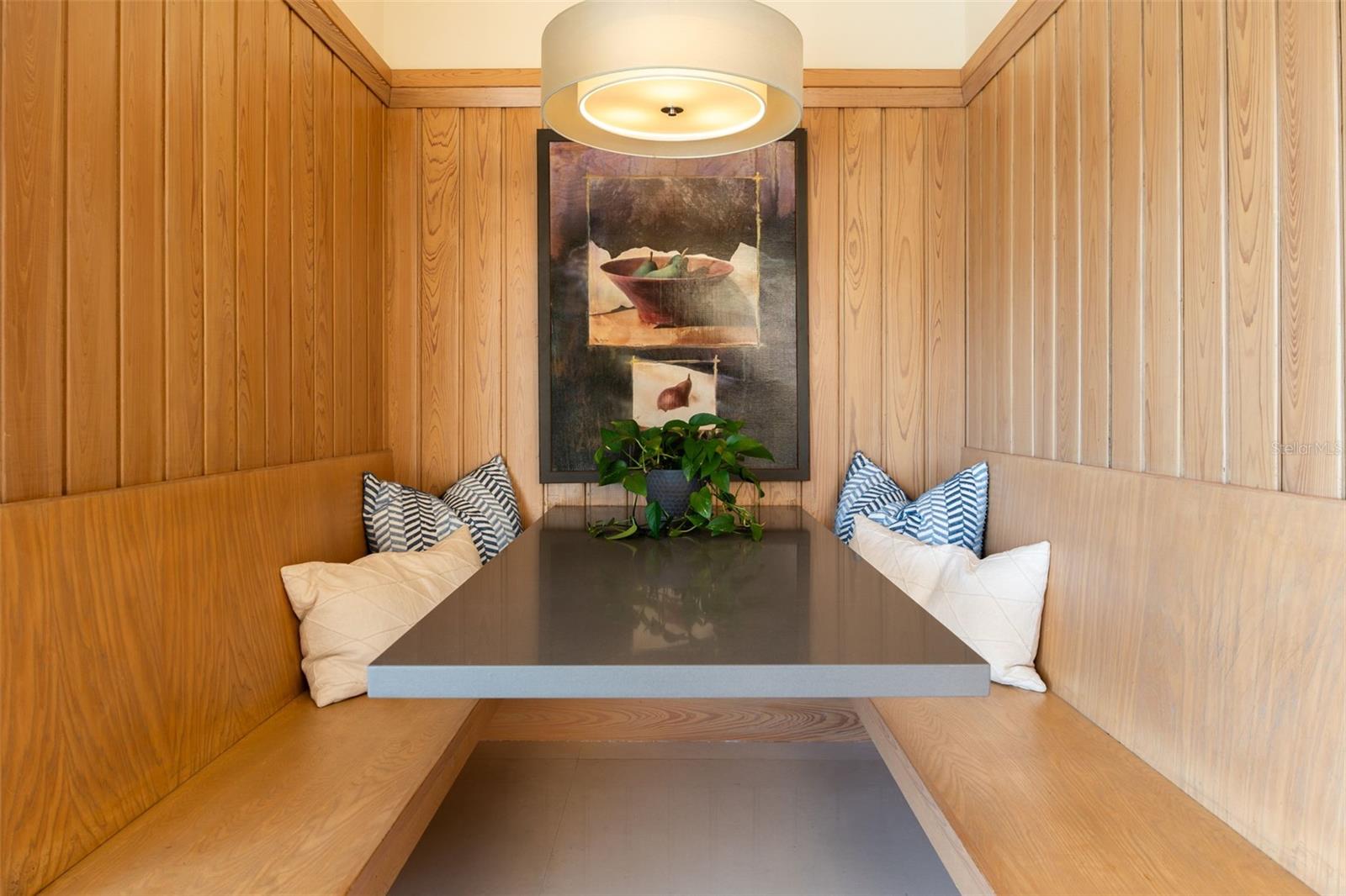 TB8425814 Property Photo