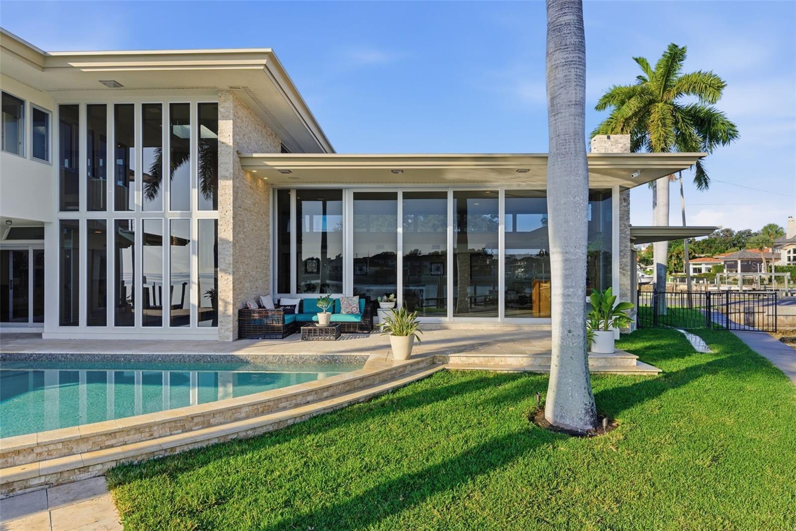 TB8425814 Property Photo