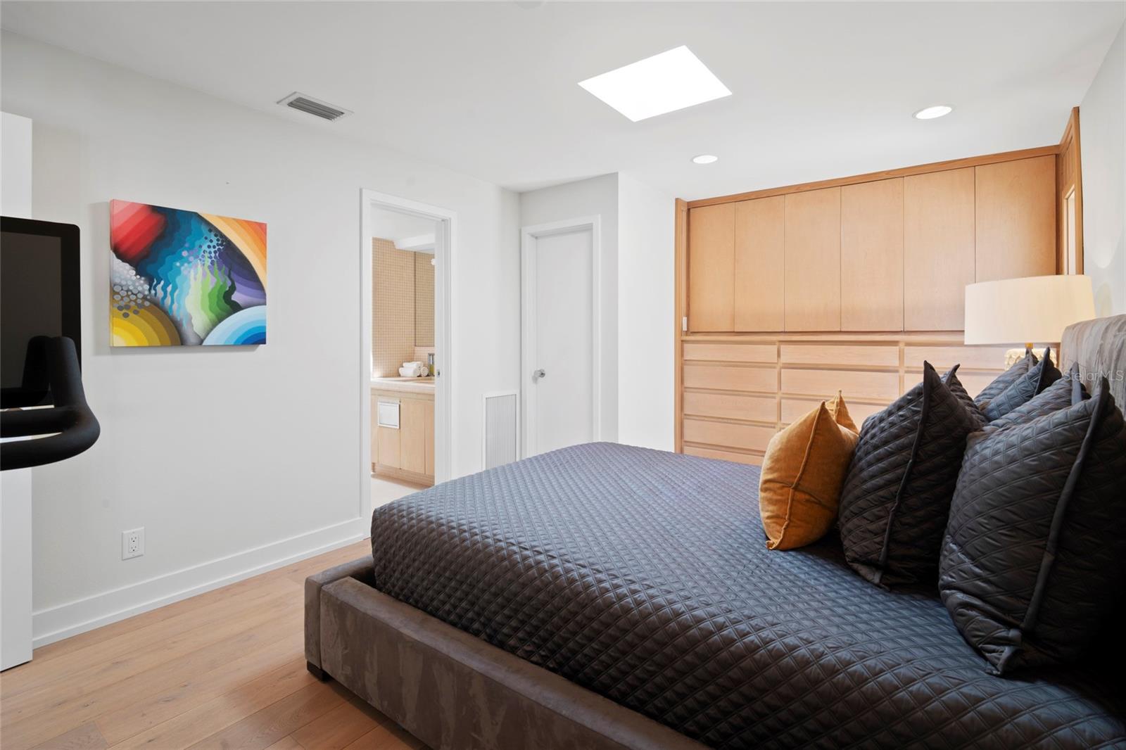 TB8425814 Property Photo