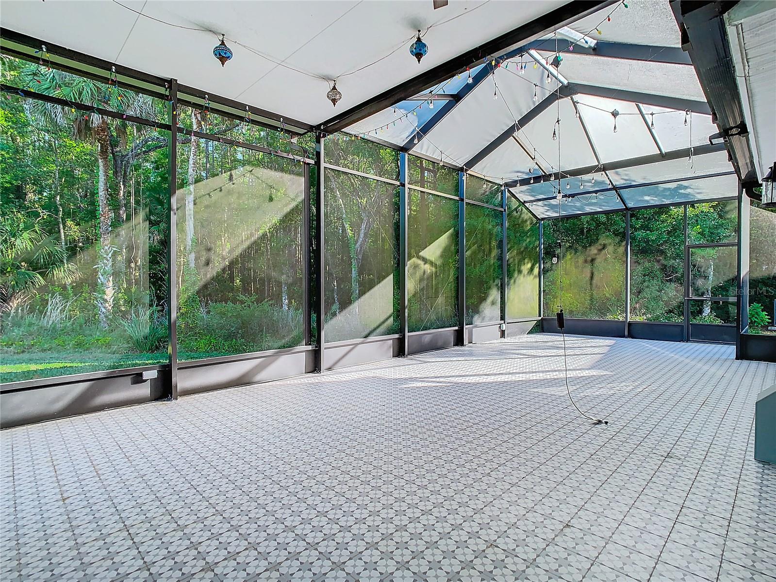 16010 WESTERHAM DR, TAMPA, FL, 33647