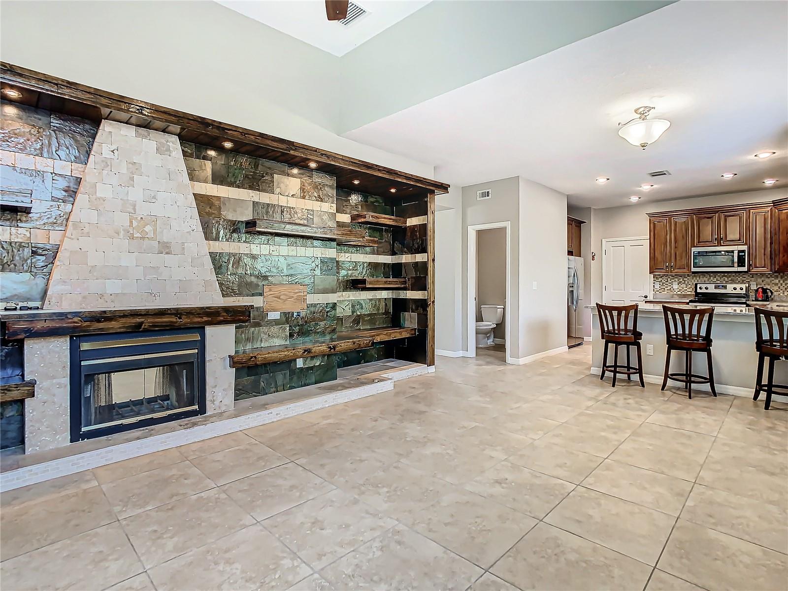 16010 WESTERHAM DR, TAMPA, FL, 33647