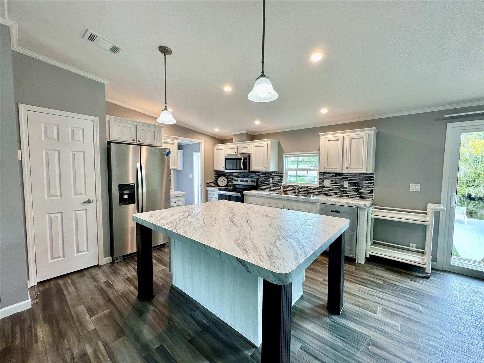 55744 HOLIDAY CIR, ASTOR, FL, 32102