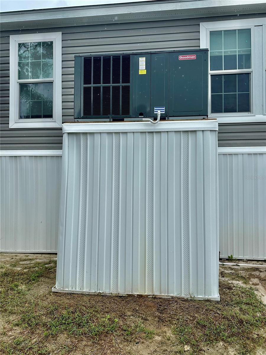 55744 HOLIDAY CIR, ASTOR, FL, 32102