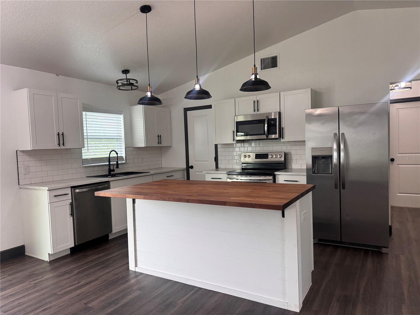 102 N LEE AVE, ARCADIA, FL, 34266