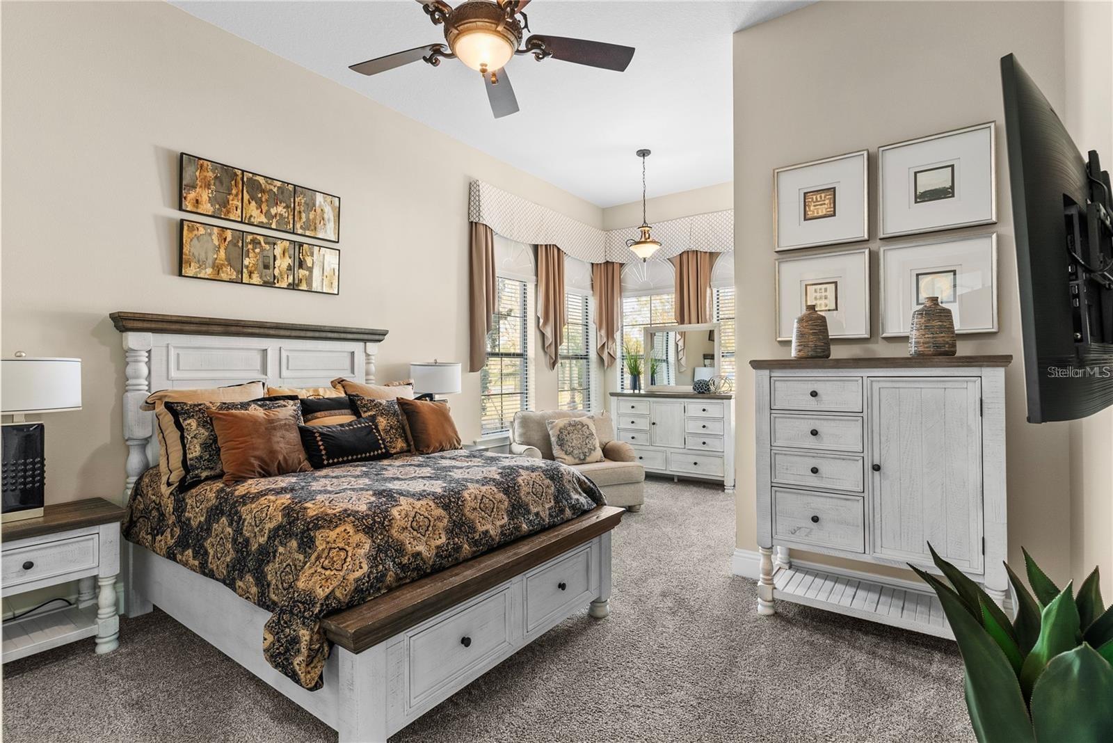 TB8425912 Property Photo